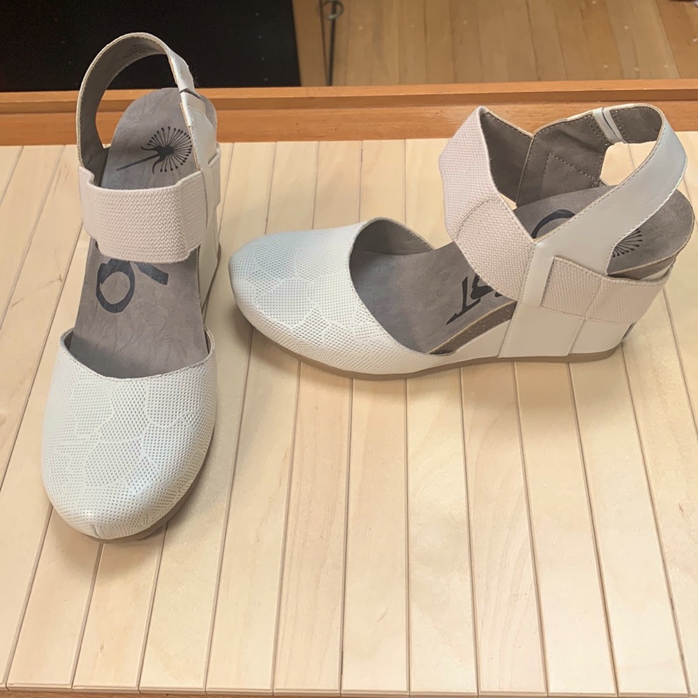 Off white wedge sandals , size 8